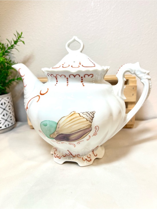 Other - White Porcelain Teapot w Seashell Design | Japanese Kakiemon Style Scrollwork